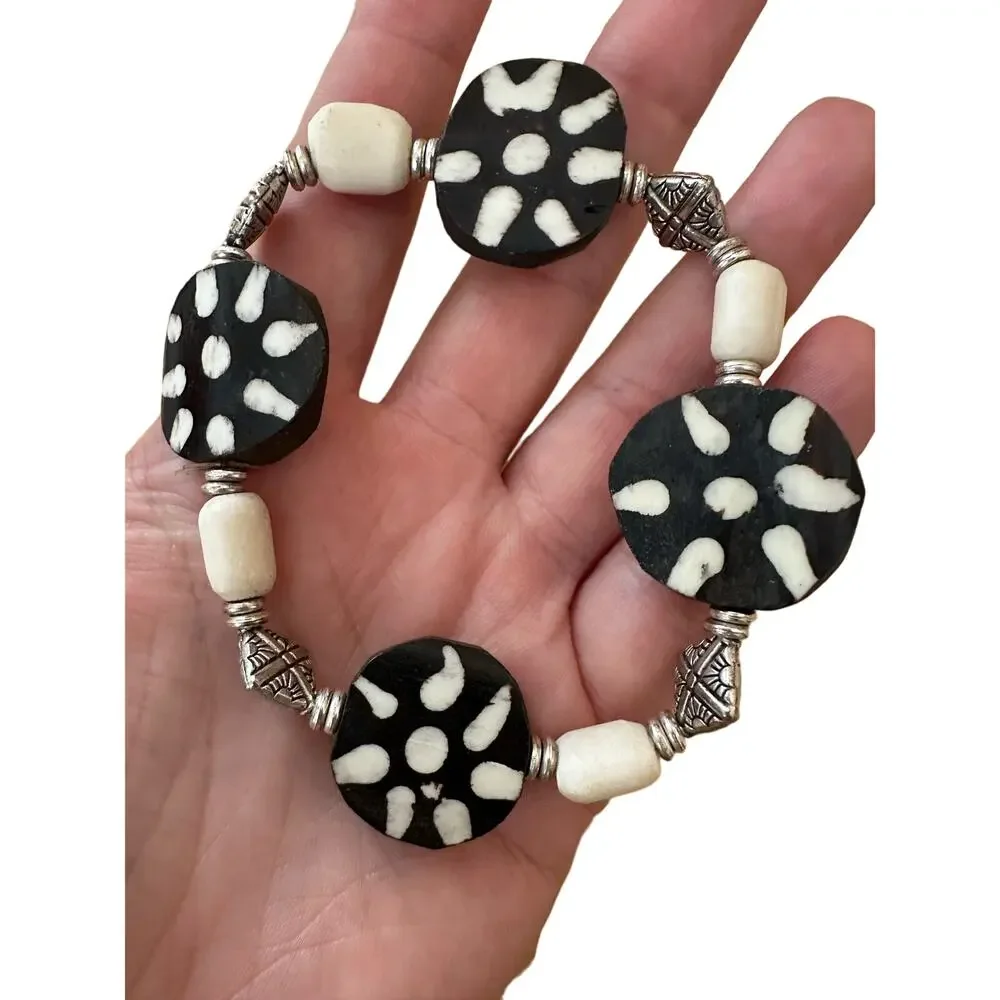 Black and White Wood Bone Beaded Flower Bracelet